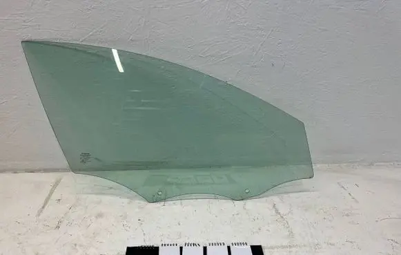 Volvo S60 Front door window glass four-door 31385411