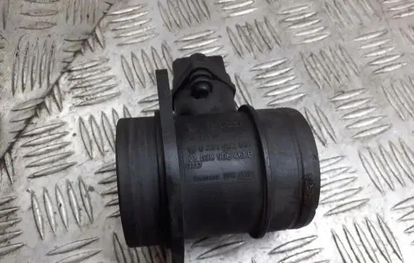 Skoda Octavia Mk1 (1U) Mass air flow meter 038906461B