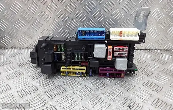 Mercedes-Benz E C207 W207 Fuse module 5DK00962028