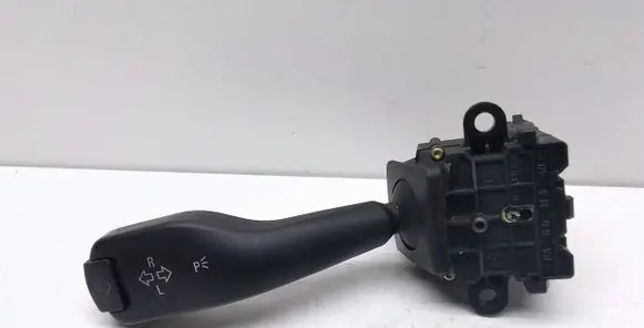 BMW 5 E39 Indicator stalk 8363668 01104010