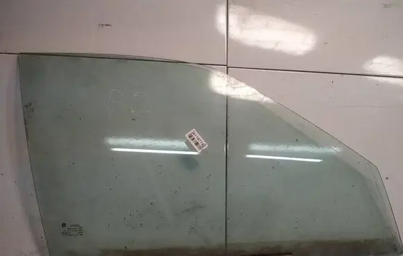 Opel Astra F Front door window glass four-door as2