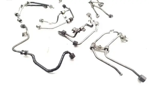Land Rover Range Rover Sport L494 Fuel injector supply line/pipe 
