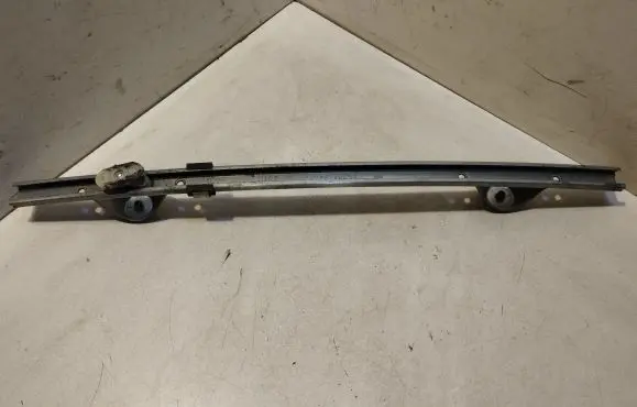 Opel Astra H Front door windshield rail 3100541