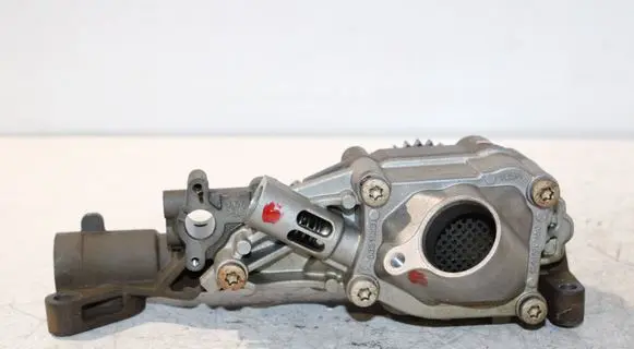 Mercedes-Benz C W205 Oil pump R2701810701
