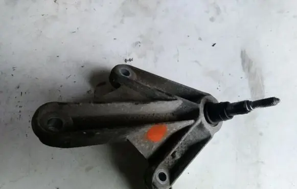 Renault Scenic II - Grand scenic II Gearbox mounting bracket 8200043084