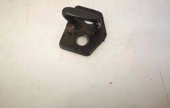 Volvo V70 Front door lock loop/hook striker 30661367