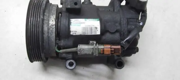 Nissan Juke I F15 Air conditioning (A/C) compressor (pump) 92600AZ74A