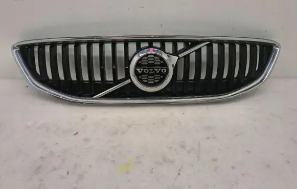 Volvo V40 Cross country Front bumper upper radiator grill