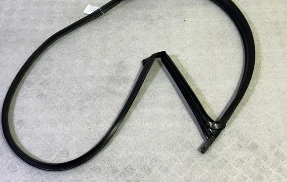 Tesla Model 3 Front door rubber seal 109049900L 109050000L