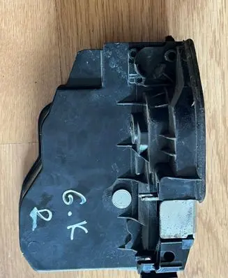 BMW X1 E84 Rear door lock 7229459