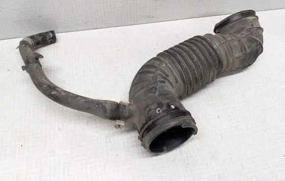 Ford Mondeo Mk III Air intake hose/pipe 1S719C623AH