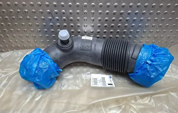 Fiat Ducato Air intake duct part S26336676 1369012080