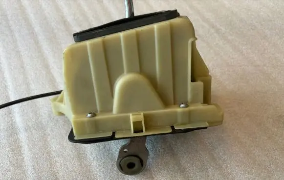Mercedes-Benz C W204 Gear shifter/selector A2042677524 145915263 2042677524