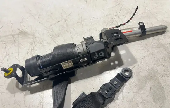 Volvo V50 Front seatbelt 6008892 332498