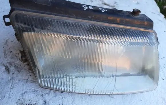 Volkswagen PASSAT B5 Headlight/headlamp 4411125R