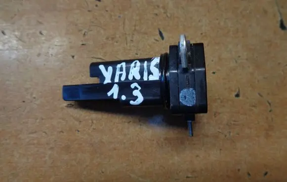 Toyota Yaris Mass air flow meter 222040V020