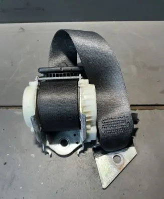 Jaguar XF X250 Rear seatbelt 34025084
