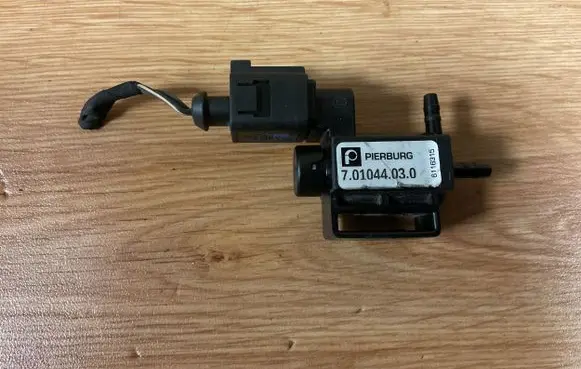 Volkswagen Golf V Turbo solenoid valve 701044030