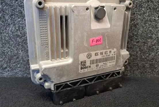 Volkswagen Touran I Engine control unit/module 03G906021HN