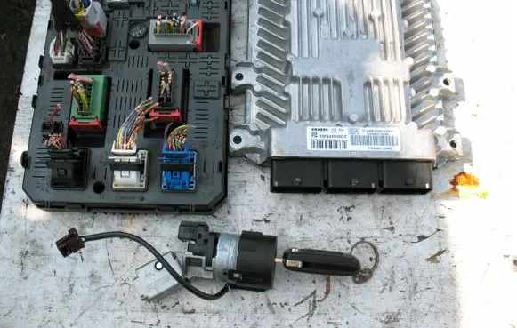 Citroen C5 Engine ECU kit and lock set 9665164380