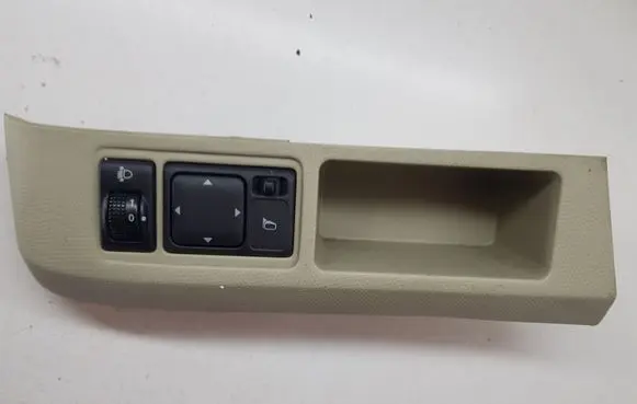 Nissan Micra Wing mirror switch 68485 K10121