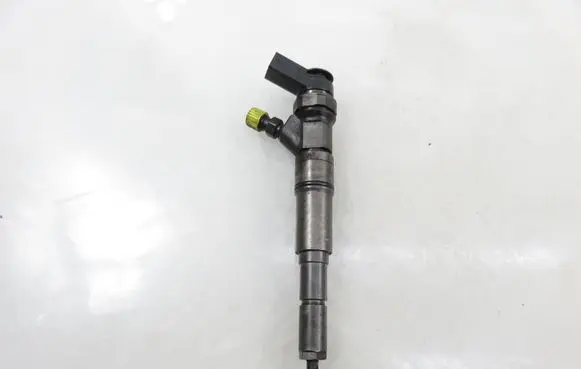 BMW 3 E46 Fuel injector 7789661 0445110131
