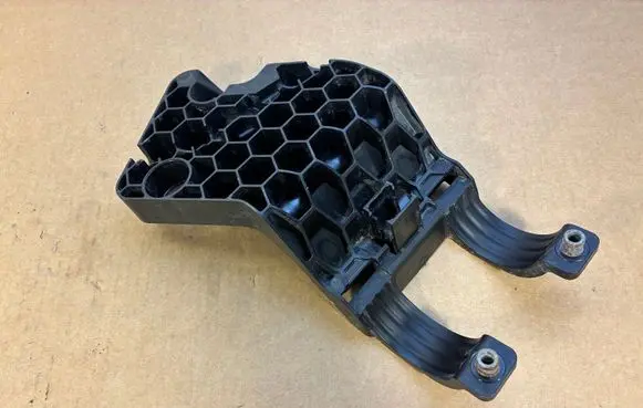 BMW X5 E70 Fuel filter bracket/mount holder 70314607