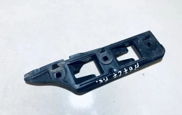 Volkswagen Golf V Front bumper mounting bracket
