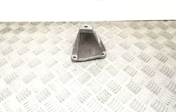 Volkswagen PASSAT B5 Engine mounting bracket 8D0399113AB LS080427 DL080440