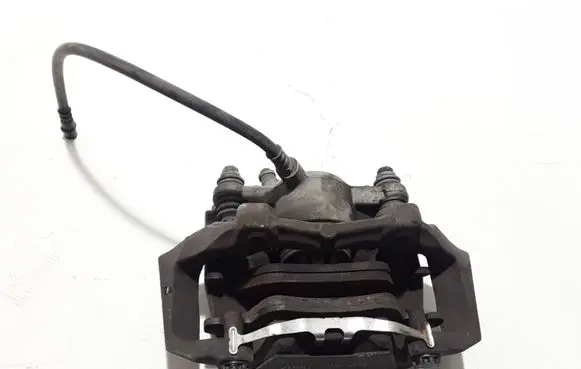 Mercedes-Benz CLS C218 X218 Front brake caliper A2044213681