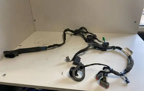 Volvo V70 Front door wiring loom 30773668
