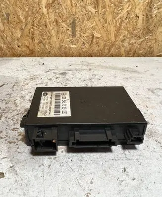 Mercedes-Benz E W211 Tow bar trailer control unit/module 0315457232 5DS00810201
