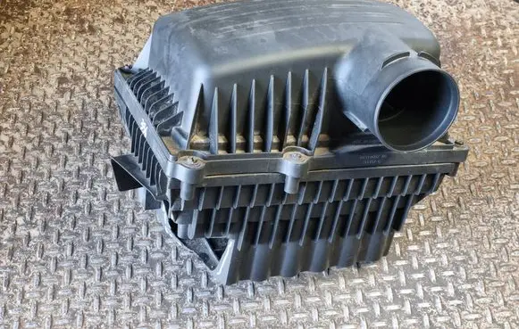 Ram 1500 Air filter box 68264882AC