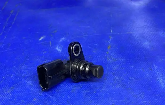 Ford Kuga II Camshaft speed sensor BM5112K073AC PA6630GF