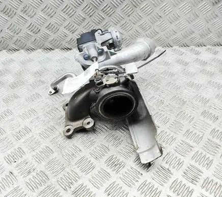 Audi A1 Turbo 04E145721R 04E145725