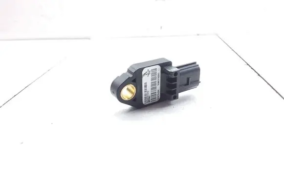 Mitsubishi Outlander Airbag deployment crash/impact sensor 8651A001 39754C