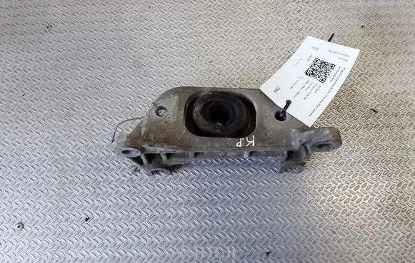 Renault Megane II Gearbox mount 8200352861