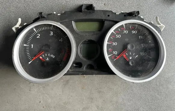 Renault Megane II Speedometer (instrument cluster) 8200408800 35110419 KDCH002984