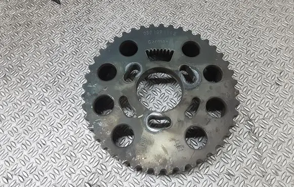 Volkswagen Touran I Camshaft pulley/ VANOS 038109111E