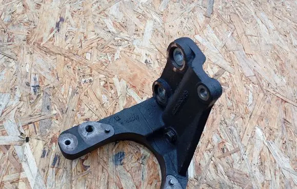 Dodge Journey Engine mounting bracket 05157015AC