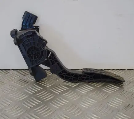 Volkswagen Polo V 6R Accelerator throttle pedal