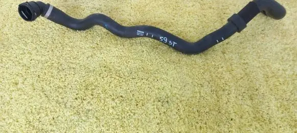 Volvo XC60 Engine coolant pipe/hose 32249513