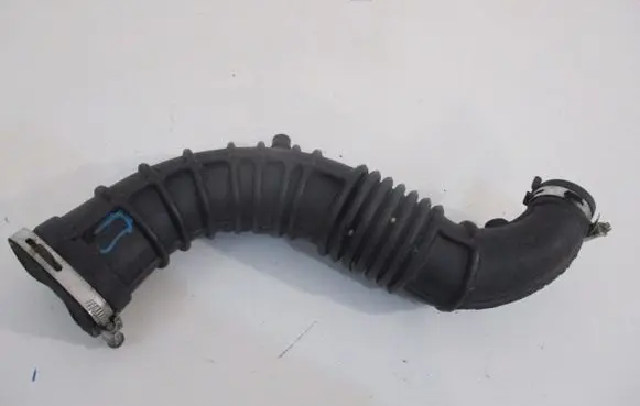 Renault Megane II Air intake hose/pipe 8200500384