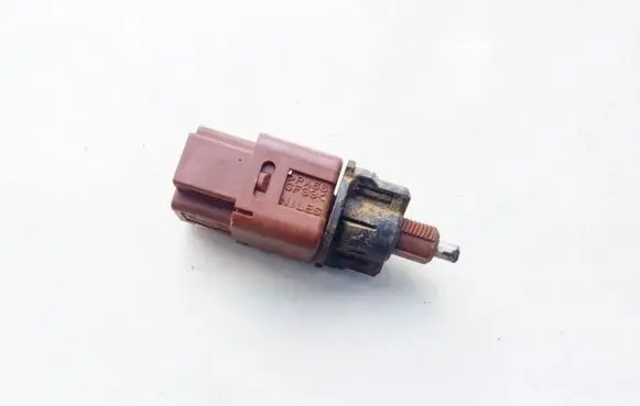 Nissan Qashqai+2 Brake pedal sensor switch