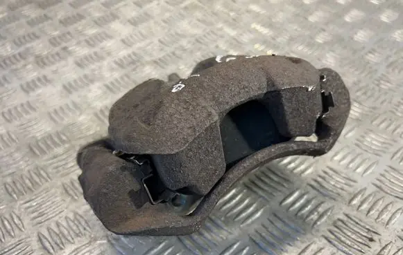 Peugeot 3008 I Front brake caliper
