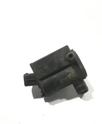 Hyundai Santa Fe Windscreen/windshield washer pump 985103E000