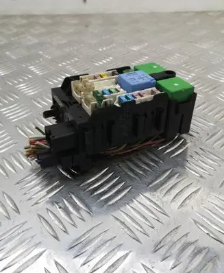 Peugeot 508 Fuse module 96654926 018014781 A2013011803