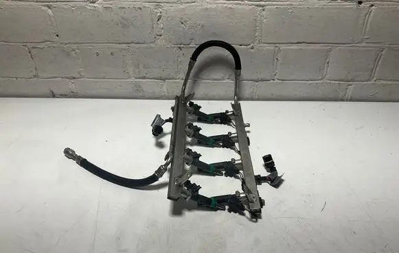 BMW 5 E60 E61 Fuel main line pipe 7549052 EAJ67T