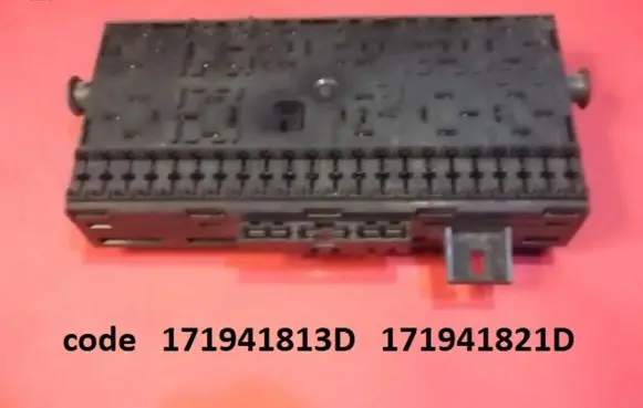 Volkswagen PASSAT B2 Fuse module 171941813D 171941821D