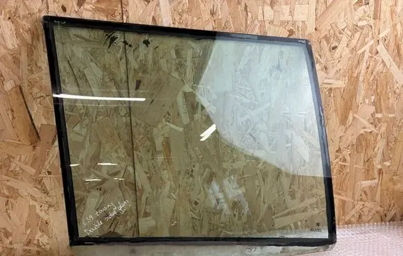 BMW 5 E39 Rear door window glass 43R00049